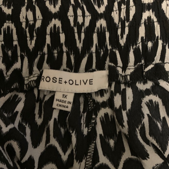 Rose & Olive Black and White Wide Leg Pants - Picture 4 of 5